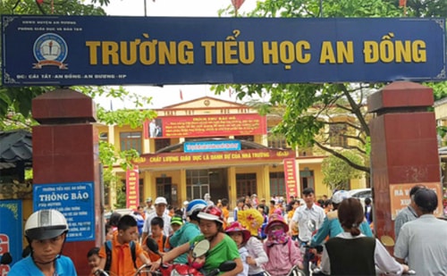 Cô giáo bị sa thải vì phạt học sinh uống nước giẻ lau bảng