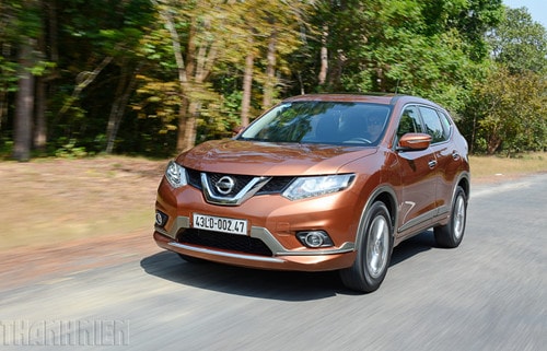 Thêm ô tô nhập thị trường xe vẫn tấp nập tăng giá