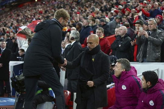 Kẻ phá bĩnh trận derby Manchester