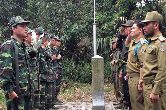 Phối hợp tuần tra song phương bảo vệ biên giới Việt - Lào