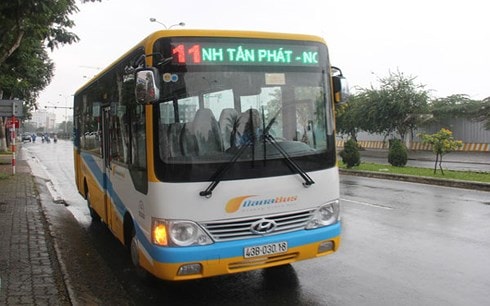 Đuổi học sinh xuống xe buýt vì không có tiền lẻ, tài xế bị đình chỉ