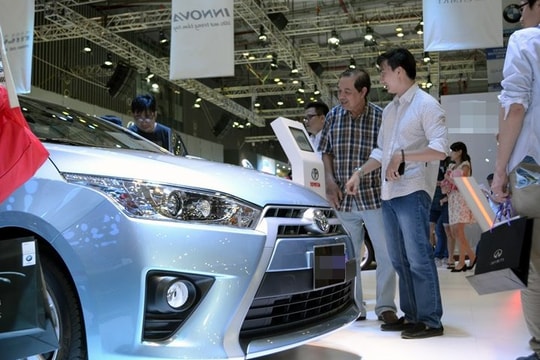 Xe Thái, Indonesia tràn về: Ô tô giảm giá trăm triệu