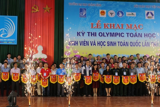 13 thí sinh Đại học Vinh tranh tài tại Kỳ thi Olympic Toán học SV và HS toàn quốc 2018