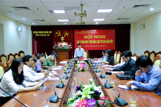 Nên hay không việc chấp nhận tố cáo qua điện thoại 