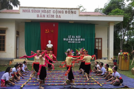 Con Cuông ra mắt CLB dân ca Thái thứ 18