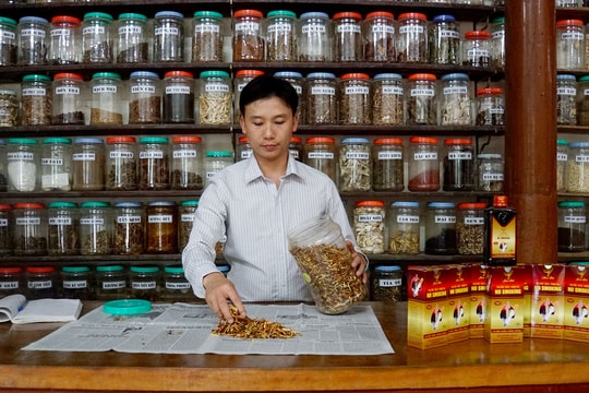 Người lưu giữ bài thuốc bí truyền cai thuốc lá