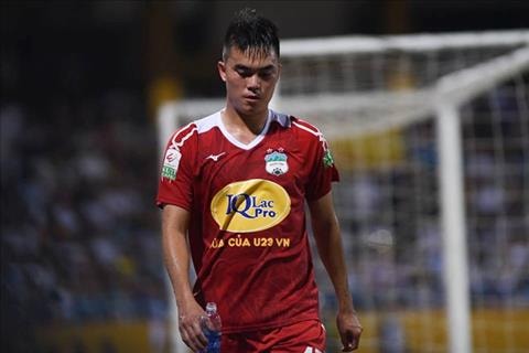 Trung vệ Tăng Tiến tiếp tục nhận án phạt nặng từ VFF