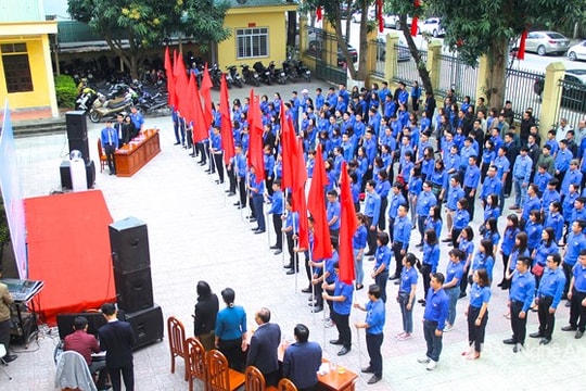 Khen thưởng 21 tập thể có thành tích xuất sắc trong Tháng Thanh niên năm 2018