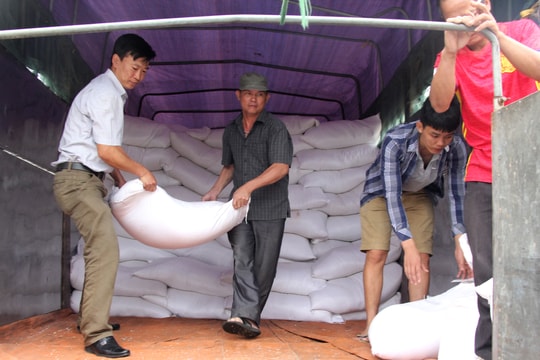 Tân Kỳ tiếp nhận 32 tấn gạo hỗ trợ cho học sinh vùng đặc biệt khó khăn