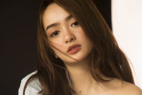 Loạt ảnh gợi cảm của hotgirl "Em chưa 18" Kaity Nguyễn