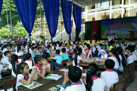 Sôi nổi chương trình giao lưu Olympic các môn học ở Tương Dương