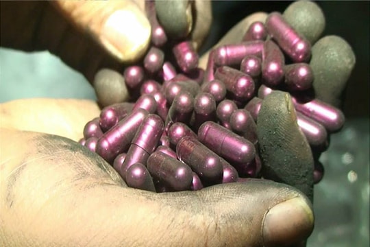 Giám đốc tự "sáng chế" thuốc chữa ung thư từ than tre, nứa