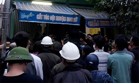 Hai vợ chồng tử vong bí ẩn tại quán gội đầu