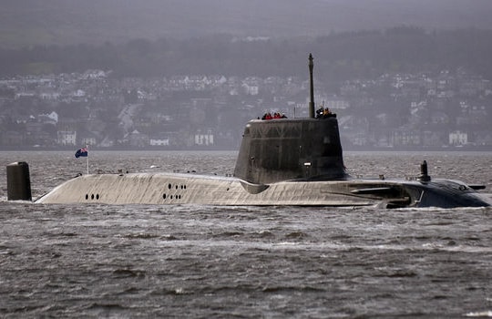 Tàu ngầm Anh bị Nga truy đuổi ngay trước vụ tấn công Syria?