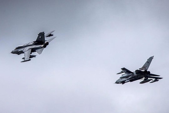 Chiến đấu cơ Anh ráo riết chuẩn bị chiến tranh hậu không kích Syria