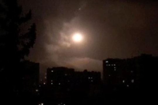 Syria lại bị nã tên lửa chưa rõ từ đâu