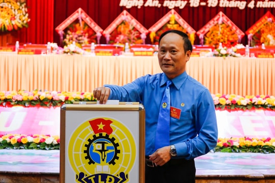Đồng chí Nguyễn Tử Phương tái đắc cử Chủ tịch LĐLĐ tỉnh Nghệ An