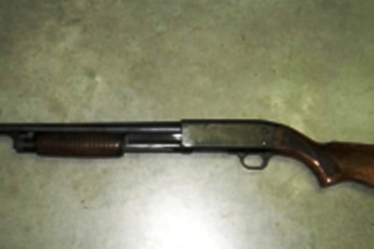 Hai vợ chồng tử vong bên khẩu súng kíp