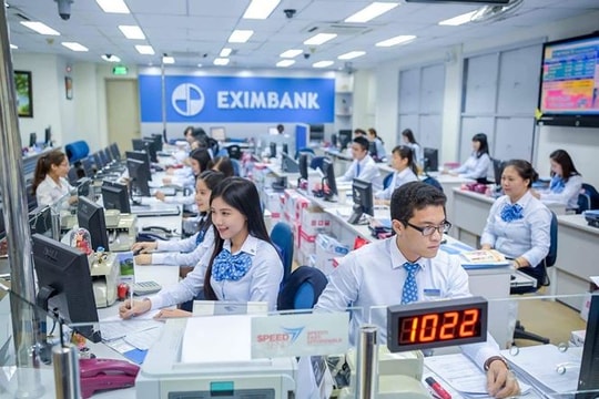 Khách mất tiền ở Eximbank: Muốn bồi thường phải chờ phán quyết của tòa
