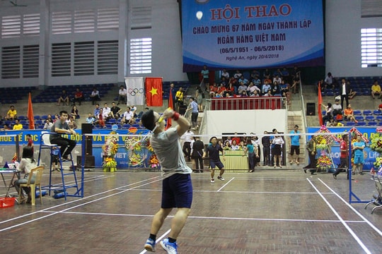 Gần 500 VĐV tham gia khai mạc Hội thao ngành Ngân hàng