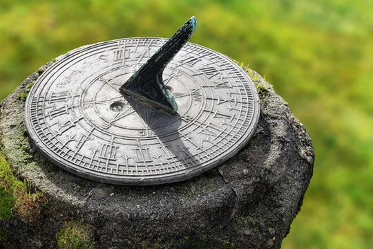 Những phát minh giúp xem giờ trước khi có đồng hồ