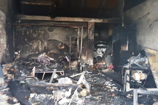 Cháy cửa hàng điện lạnh, 3 mẹ con tử vong