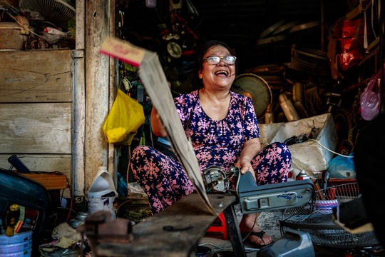 Cuộc sống vẫn ngập sắc màu giữa những khu nhà Quang Trung cũ kỹ