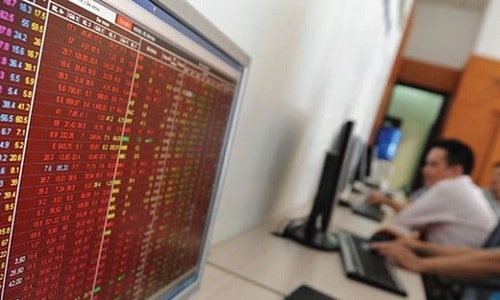 Cổ phiếu ngân hàng chìm trong sắc đỏ, VN-Index mất hơn 43 điểm