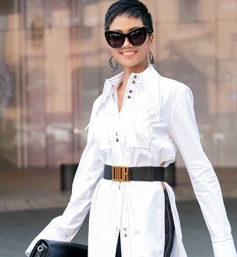 Hoa hậu H'Hen Niê thả dáng giữa phố với trang phục streetstyle độc đáo