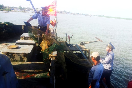 Đánh bắt hải sản - Khai thác hay tận diệt?