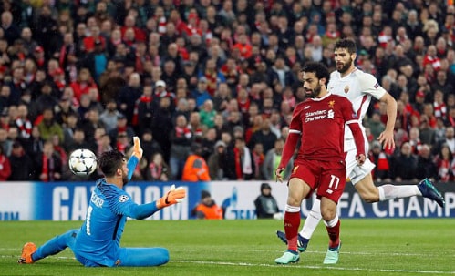 Salah ghi dấu giày vào bốn bàn, Liverpool đè bẹp Roma