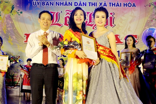 Thí sinh 18 tuổi đăng quang “Người đẹp Làng Vạc 2018”