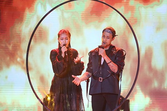 Phạm Anh Khoa bị tố vô trách nhiệm, gạ tình học trò ở 'Trời sinh một cặp'