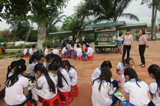 Độc đáo mô hình thư viện di động tại trường học vùng cao