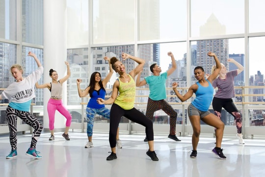 Nhảy Zumba giảm mỡ bụng chỉ với 10 phút mỗi ngày