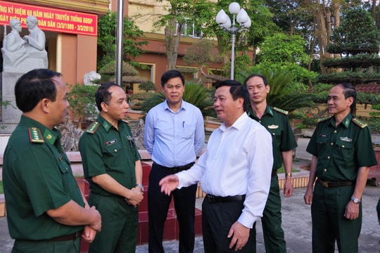 Bí thư Trung ương Đảng Nguyễn Xuân Thắng làm việc với BĐBP Nghệ An
