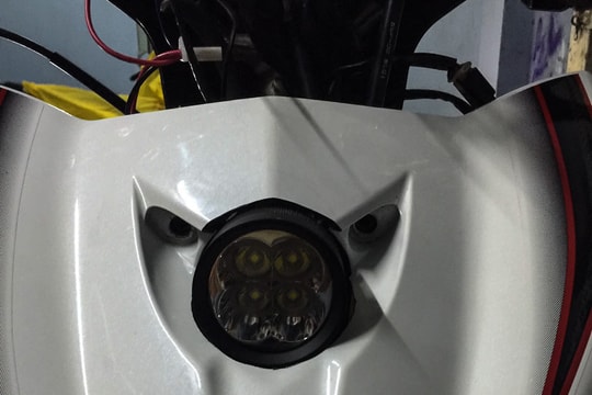 Mối nguy hại khi thay đèn siêu sáng cho xe máy, môtô