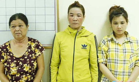 3 nữ quái phương Nam vào chùa xứ Nghệ trộm tiền