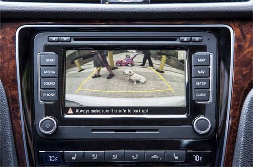 Mọi ôtô mới bán ra ở Mỹ phải có camera lùi