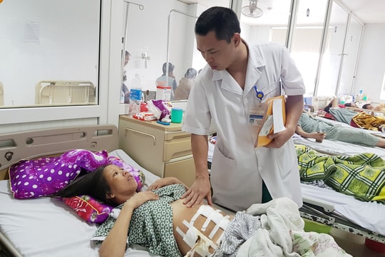 Cứu sống sản phụ 40 tuổi sinh con thứ 5 bị băng huyết sau sinh