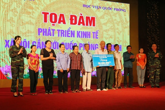 Tọa đàm giữa lãnh đạo tỉnh Nghệ An và học viên Học viện Quốc phòng