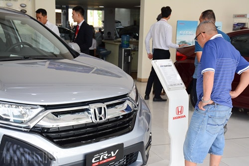 Xe Crossover 7 chỗ tại Việt Nam đồng loạt tăng giá bán