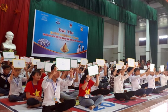 Hàng trăm học sinh ở Yên Thành dự Hội thi “Rung chuông vàng“