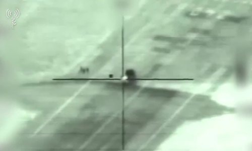 Khoảnh khắc tên lửa Israel lao vào xe chiến đấu Pantsir-S1 của Syria