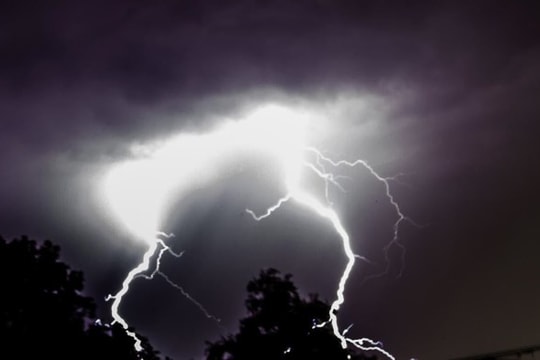 Nghệ An: Một phụ nữ bị sét đánh tử vong