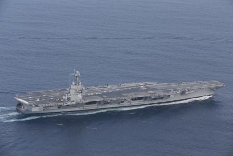 Tàu sân bay Mỹ “kiệt sức” vì tàu Nga đeo bám?