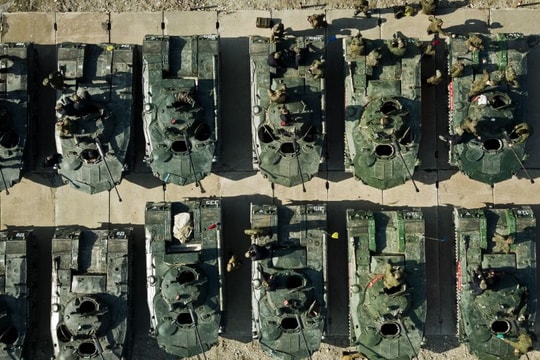 NATO thừa nhận sự hồi sinh của quân đội Nga