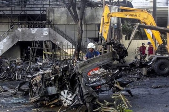 Tình tiết đáng sợ về gia đình đánh bom liên hoàn ở Indonesia