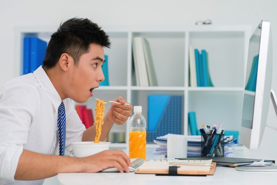 Cách phòng tránh bệnh trĩ cho dân văn phòng 