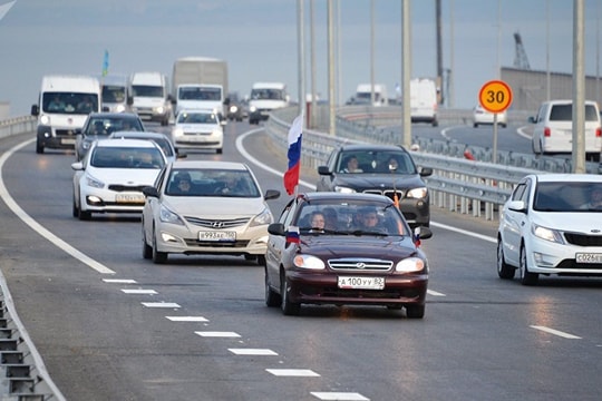 Các nhà ngoại giao Nga đáp lại tuyên bố của Mỹ về cầu Crưm